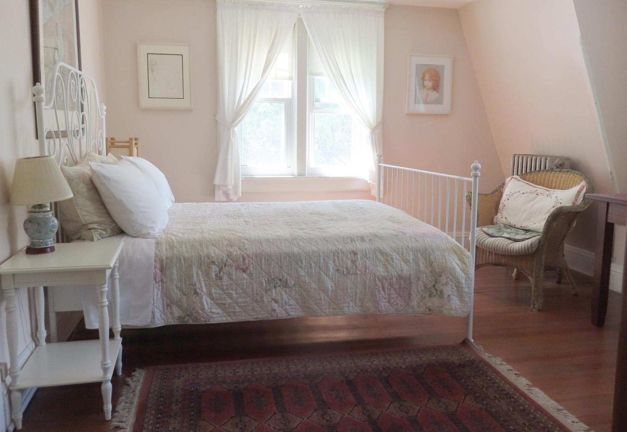 Morning Glory B&B Woodstock Room photo