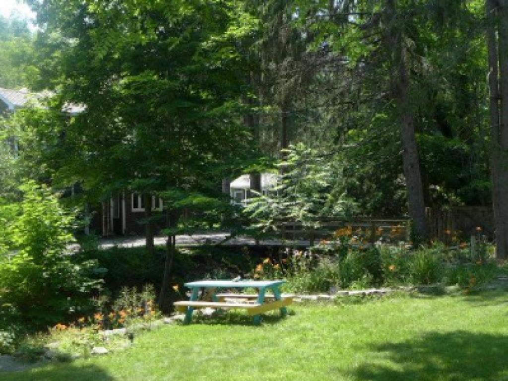 Morning Glory B&B Woodstock Room photo